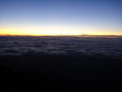 日の出前の雲海